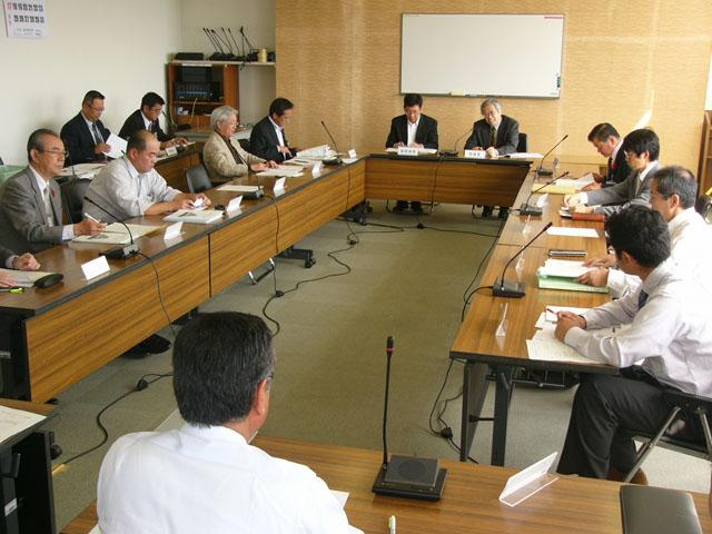 2010.10.22 開発期待のエネルギー ドラム缶約8万本分に
