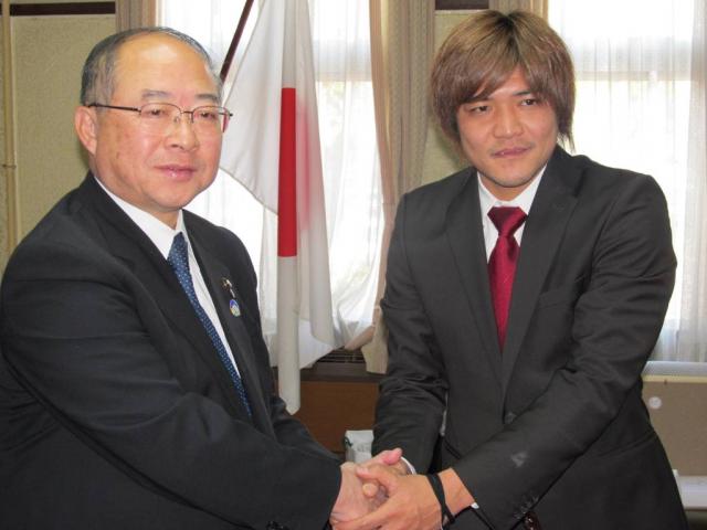 2011.01.08 大久保選手に特別感謝状