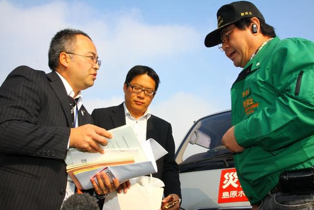 2011.02.04 宮崎県に向かう島原ボランティア協議会の旭芳朗理事長
