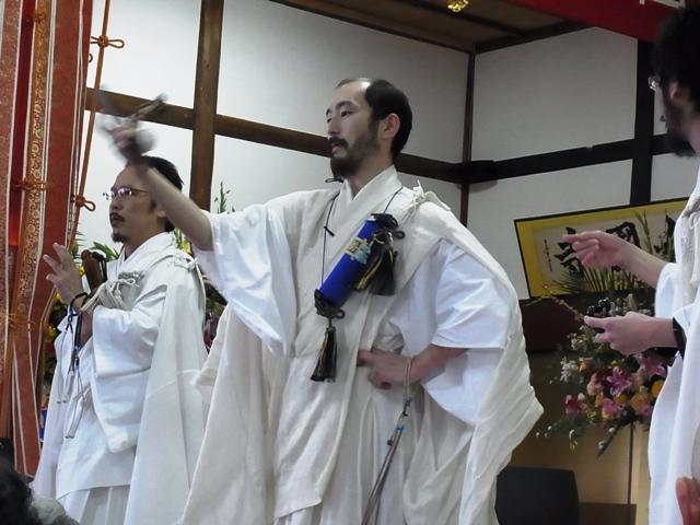 2011.02.16 荒行にのぞんだ妙國寺の森本上人