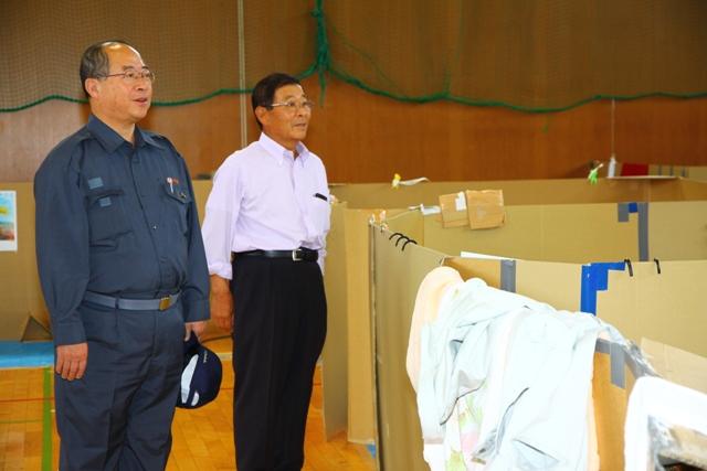 2011.06.15 いわき市の避難所を慰問する横田市長