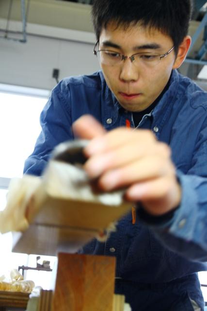 2011.12.07 技能五輪全国大会に挑む島原工高3年の青島瞭君