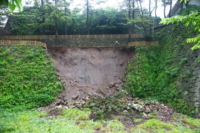 2012.06.26 大雨で島原城の石垣が一部崩壊