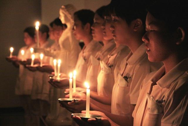 2012.11.07 看護学校で宣誓式